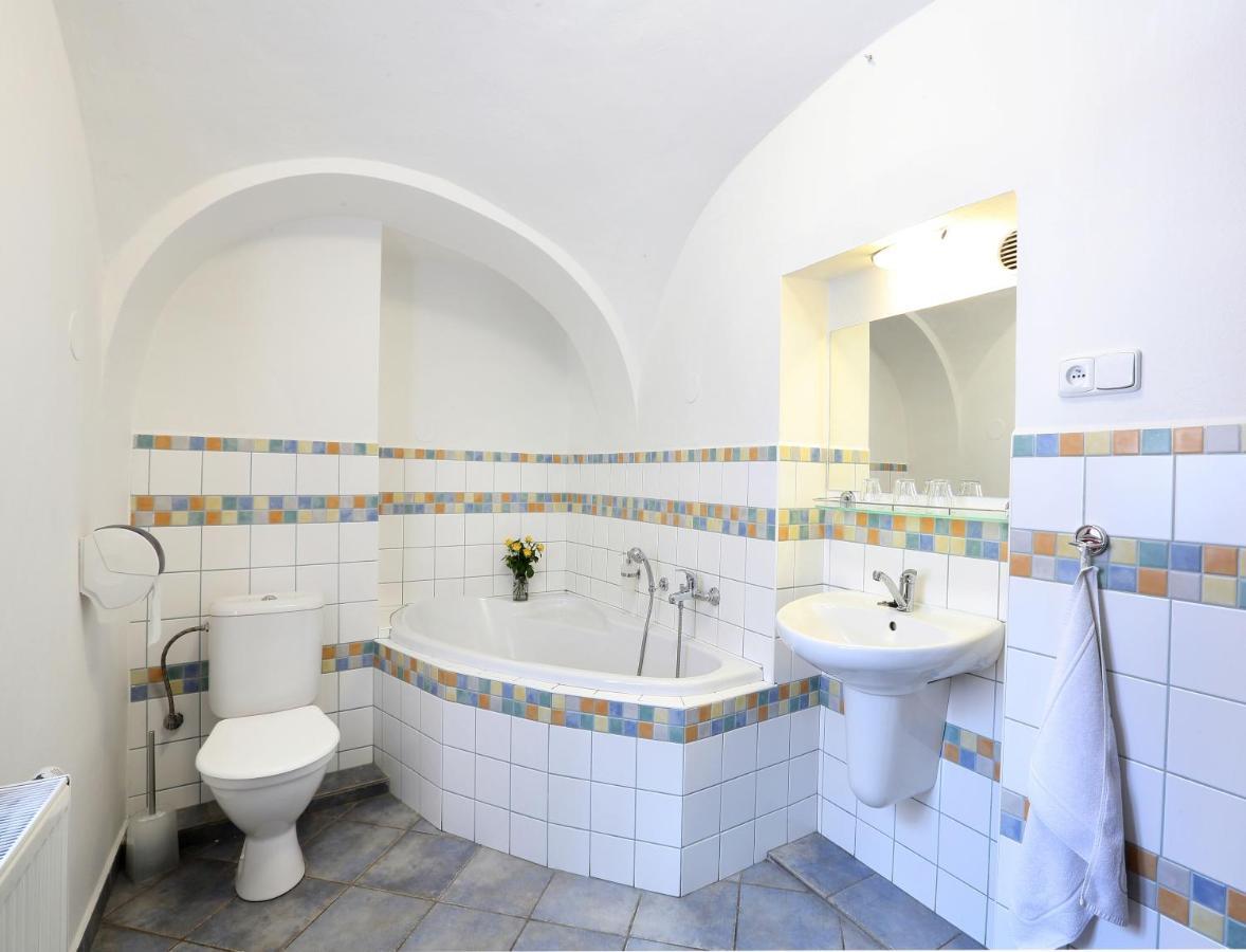Penzion Na 15. Poledniku Hotel Jindřichŭv Hradec Exterior foto